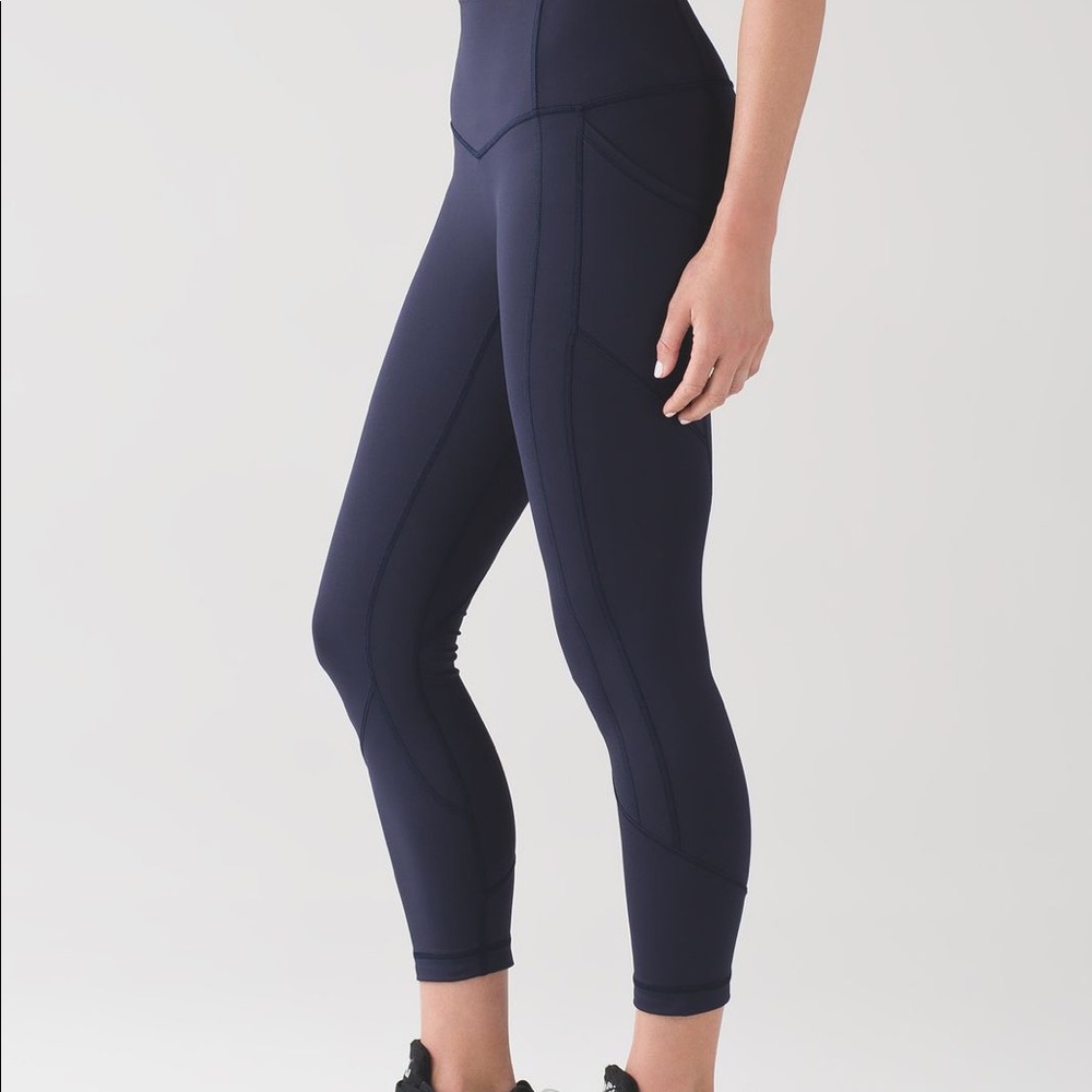 lululemon all the right places crop